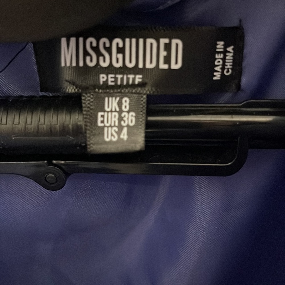 📦 MOVING SALE 📦 Missguided Hooded Puffer Jacket - Picture 7 of 10